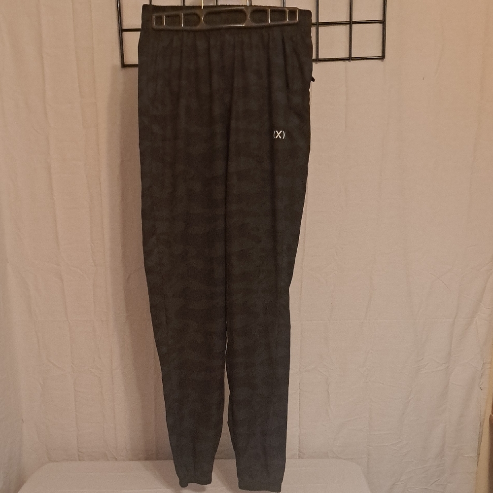 2xist Black Camouflage Joggers